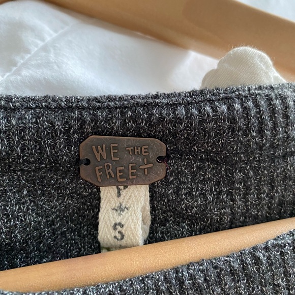 Free People top - Picture 3 of 4